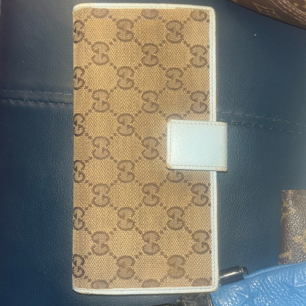 Authentic * Gucci Blue Lined Long Wallet*